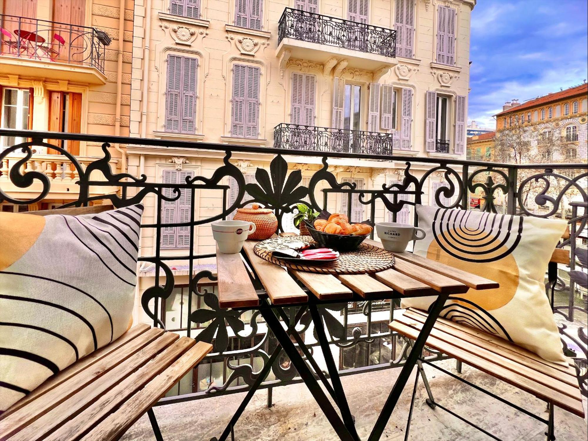 Liberation Center - Private Balcony - 24&7 Reception - Luggage Storage Aparthotel Nice Buitenkant foto